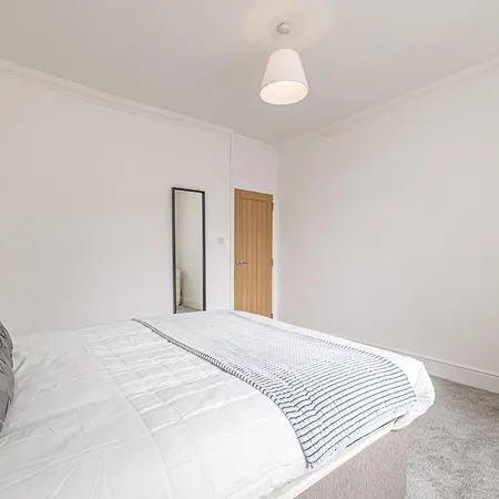 Luxury 4 Bedroom Apartment Southsea - Free Parking Portsmouth Exterior photo